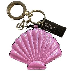NWT Victoria’s Secret Pink Bling Seashell Keychain